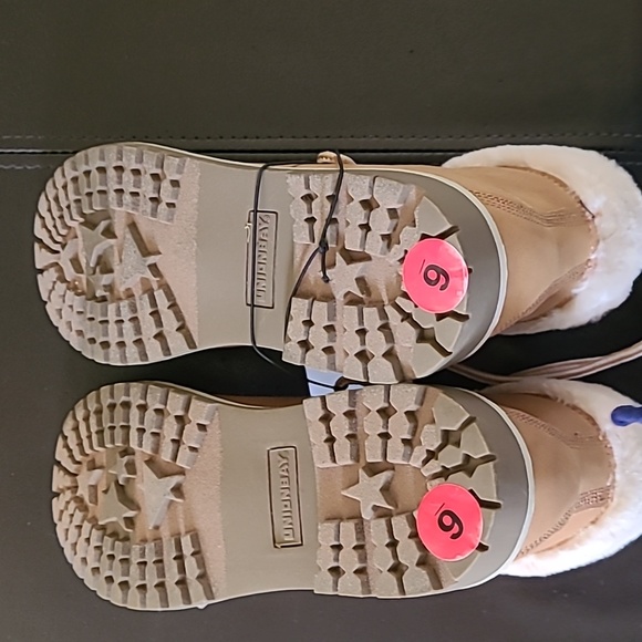 Unionbay brand new winter boots,size 6 - Picture 3 of 3